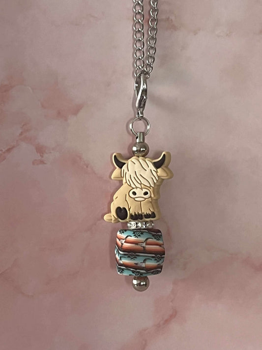 Highland cow drink bottle chain